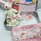 📢📢ACHETEZ-EN 1, OBTENEZ-EN 1 GRATUITEMENT !!⏰🐇Petite peluche lapin momie dans une boîte métallique