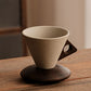 Tasse à café vintage avec anse en bois et soucoupe