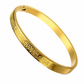 📢📢50% DE RÉDUCTION !! ⏰  Bangle en acier titane plaqué or 18K – Finition miroir éclatante, gravure de lettres délicate & acier premium anti-oxydation – Élégance hypoallergénique pour un port quotidien 💛